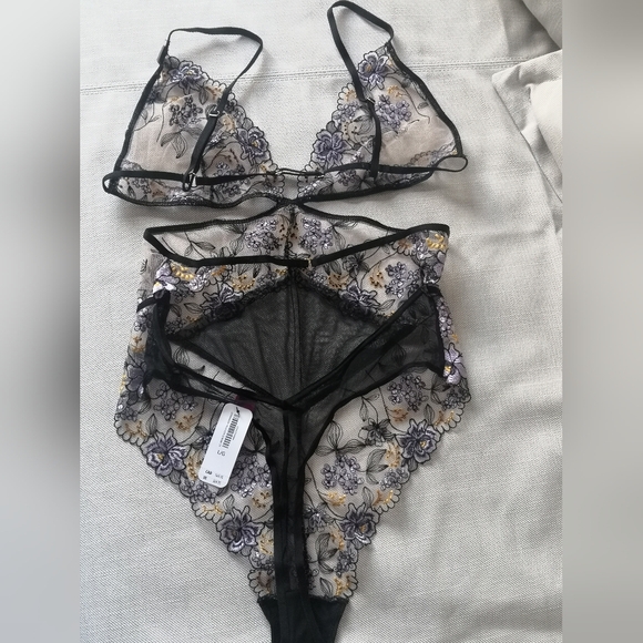 La Senza bodysuit, embroidered, L - Picture 3 of 5